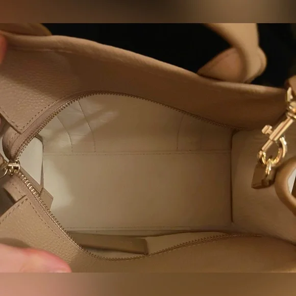 MARC JACOBS The Leather Small Tote Bag in Camel - Picture 6 of 9